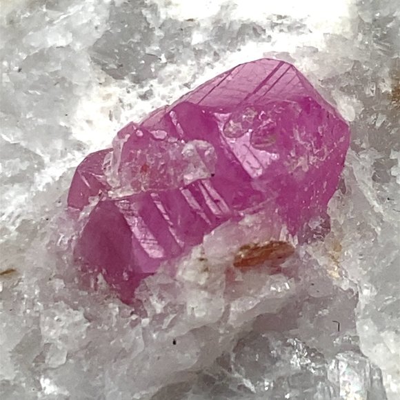 Jegdalek Ruby Crystal 287g or 1435ct - Picture 4 of 7